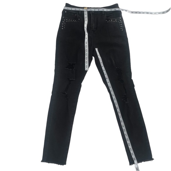 Wild Pearl Black Skinny Distressed Embellished Jeans Size 28 Women’s - Picture 3 of 4